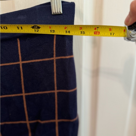 Saks 5th Avenue Plaid Navy Skirt - Picture 7 of 8